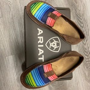 Woman’s Ariat cruiser shoes.